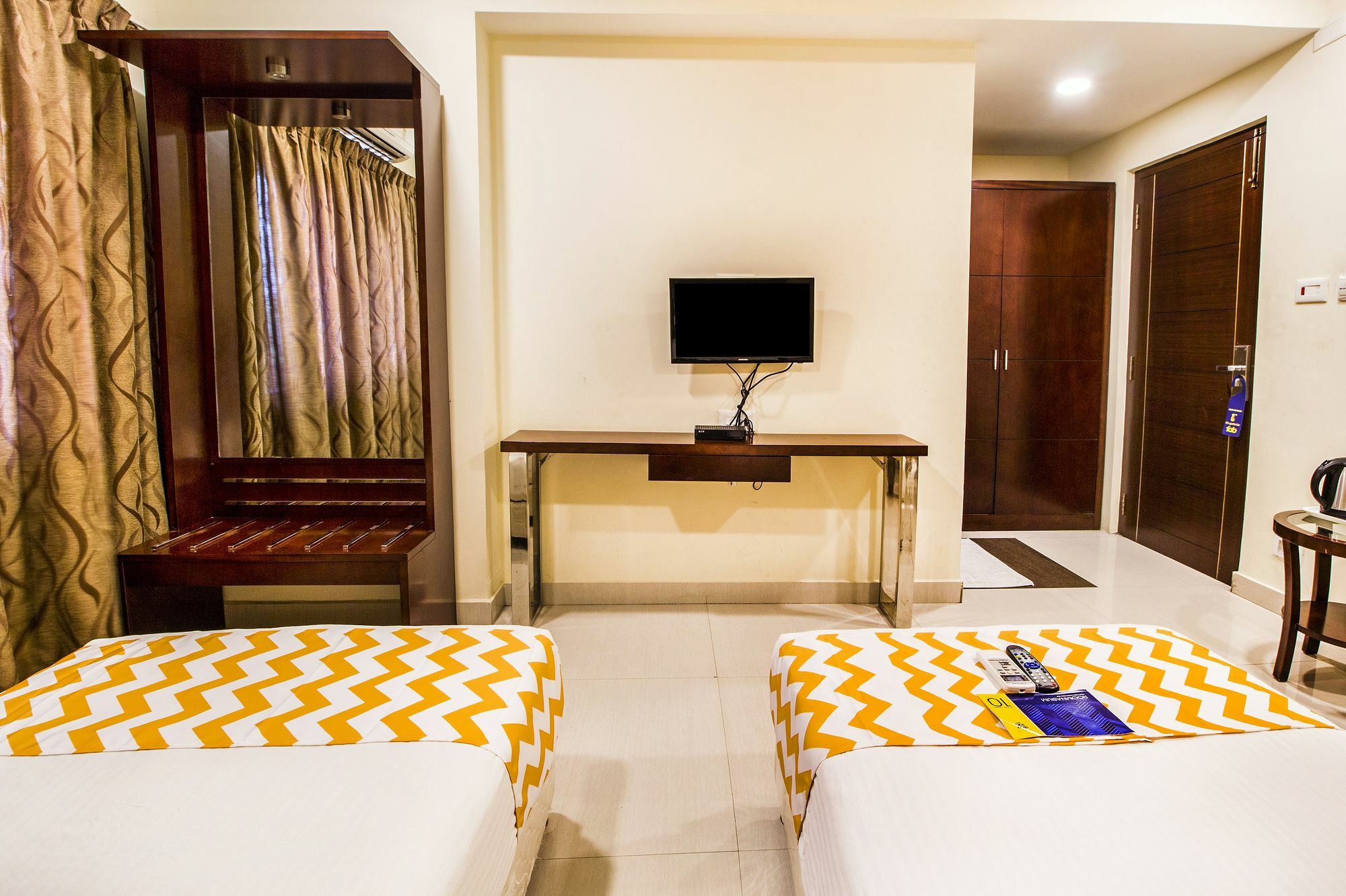 Fabhotel Alreef Residency チェンナイ エクステリア 写真